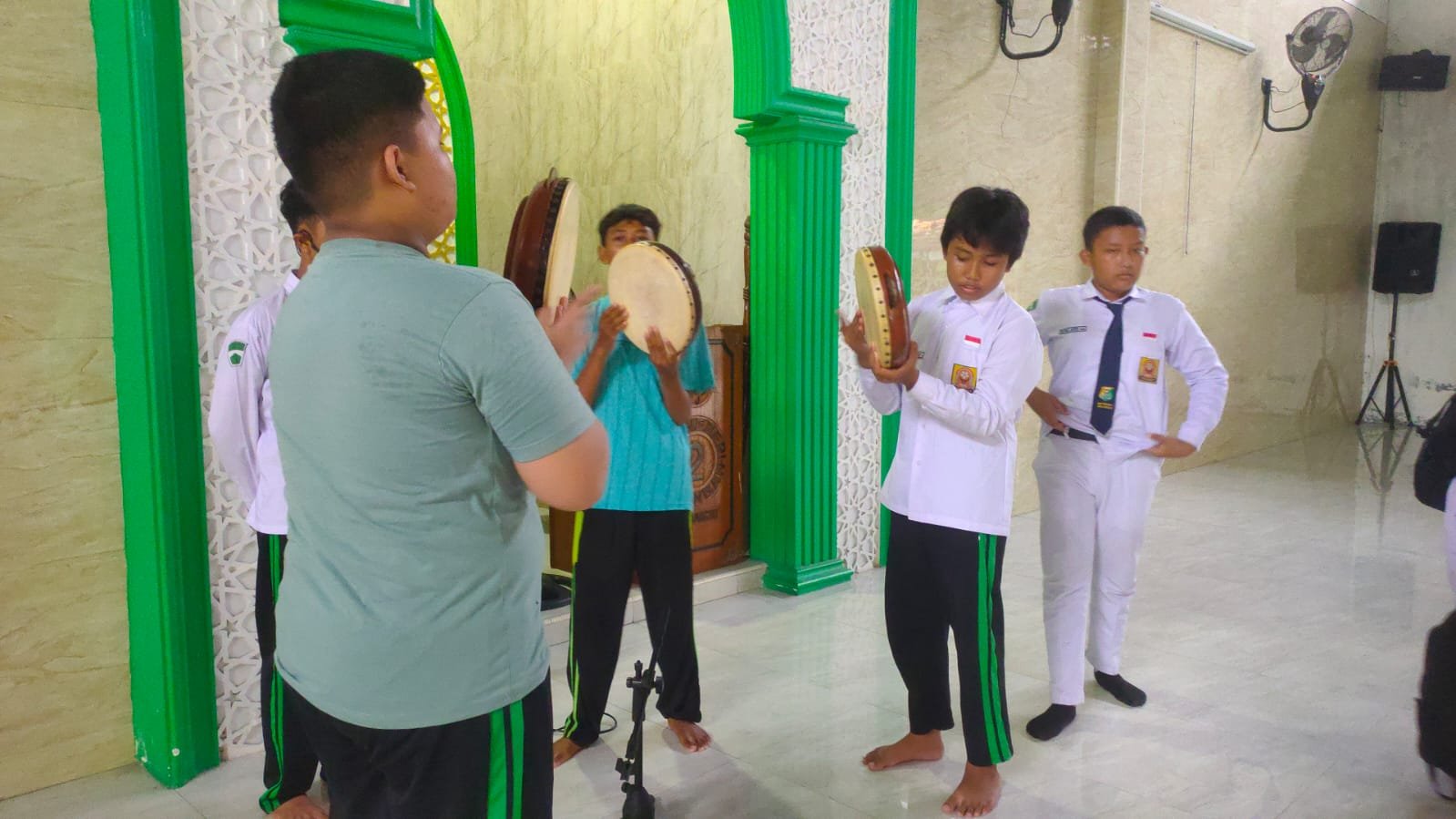 Ekstrakurikuler Banjari dan Qosidah/Samroh